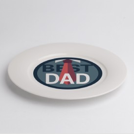White plate with the text 'Best Dad' in a circular badge design